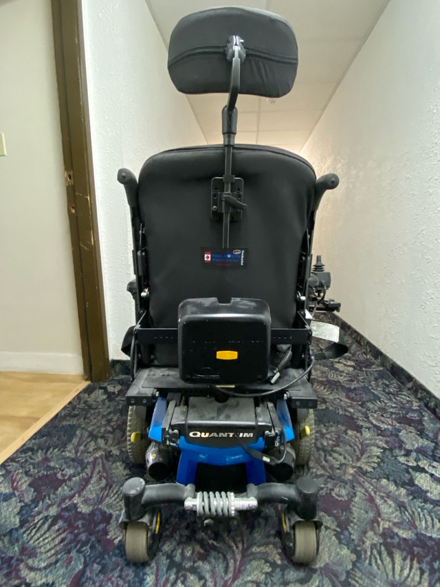 Quantum Q6 Power Wheelchair for sale in Health & Special Needs in Penticton - Image 3