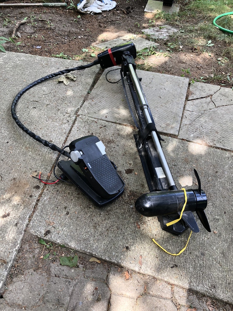 bow trolling motor 36 lbs 12 v with battery/case! Boat