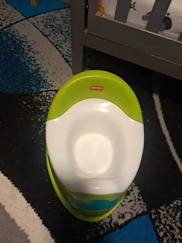 Fisher-Price Potty in Bathing & Changing in Edmonton - Image 3