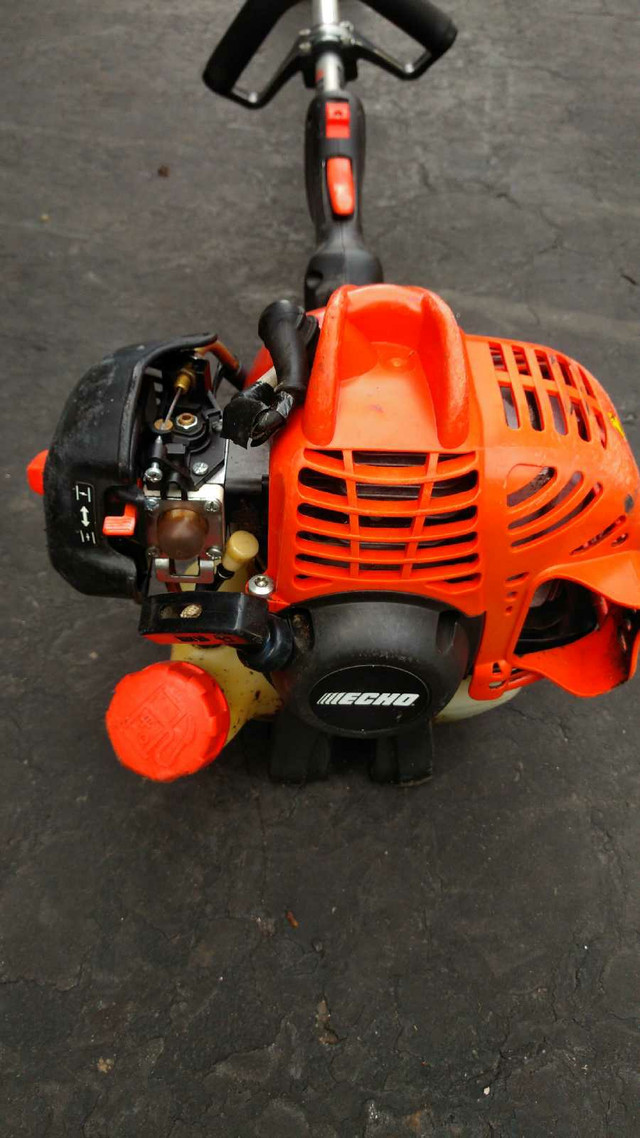 Echo weed trimmer for sale  in Lawnmowers & Leaf Blowers in Cambridge - Image 2