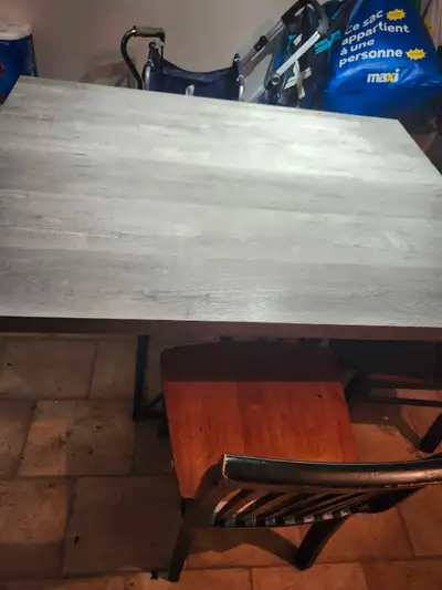 Table acheté en