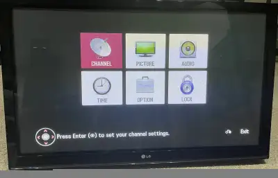 Hi, Selling 50 inch LG TV (720P) Comes with: Remote Power cord Does not have the base, used to be in...