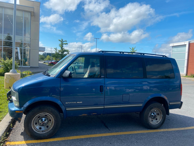 1997 GMC SAFARI AWD bonne Mecanique  in Cars & Trucks in Gatineau - Image 2