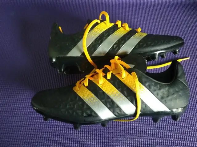 Soccer cleats in Soccer in City of Toronto - Image 2