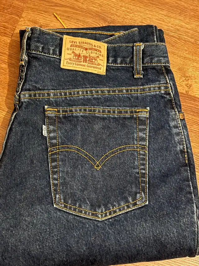 Levi's Vintage White Tab Bootcut Jeans in Women's - Bottoms in Ottawa - Image 2