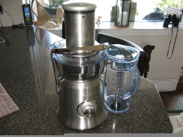 BREVILLE JUICE FOUNTAIN COLD XL in Processors, Blenders & Juicers in Brockville - Image 3