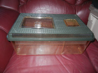 Plastic Animal Breeder Box