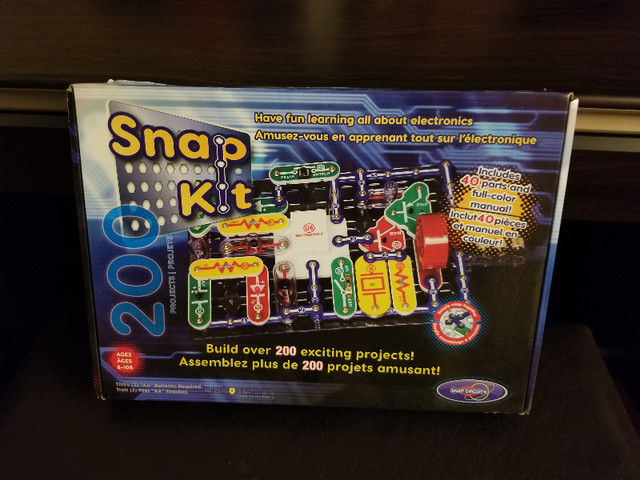 Snap Circuits Snap Kit 200 in Toys & Games in Kitchener / Waterloo