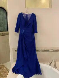 Beautiful brand new dress size 14