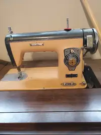 Zenith sewing machine 