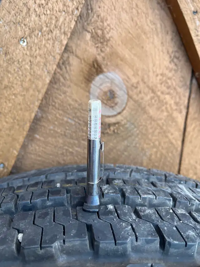 LT 225/75/R16 truck/trailer  tires ..  Like New ! in Tires & Rims in Kingston - Image 8
