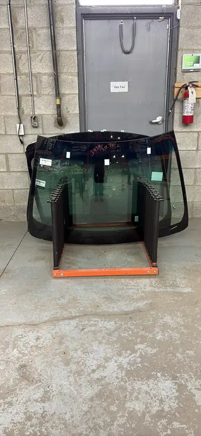 Windshields, Door Glass, Quarter Glass, Back Glass. North American Delivery/Mobile Available 24/7 Co...