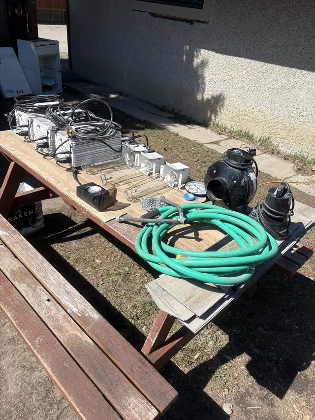 grow equipment in Plants, Fertilizer & Soil in Calgary - Image 2