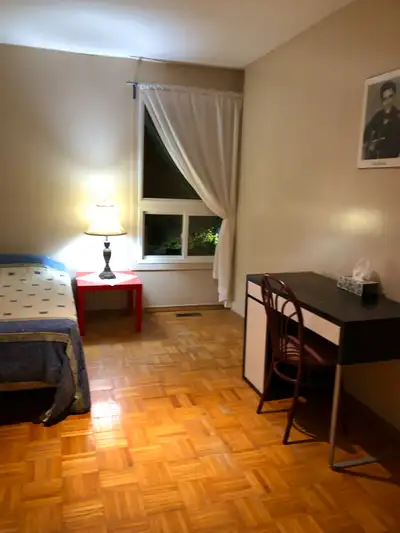 A Furnished Room For Student(s) in a Quiet & Clean House With Unlimited Wireless High Speed Internet...