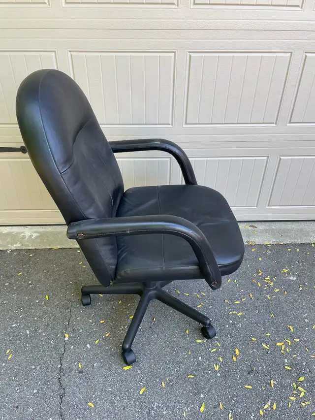 Desk Chair in Chairs & Recliners in Mississauga / Peel Region - Image 5