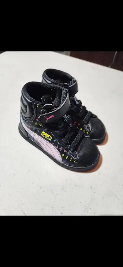 Girls Infant Size 6 Puma Shoes