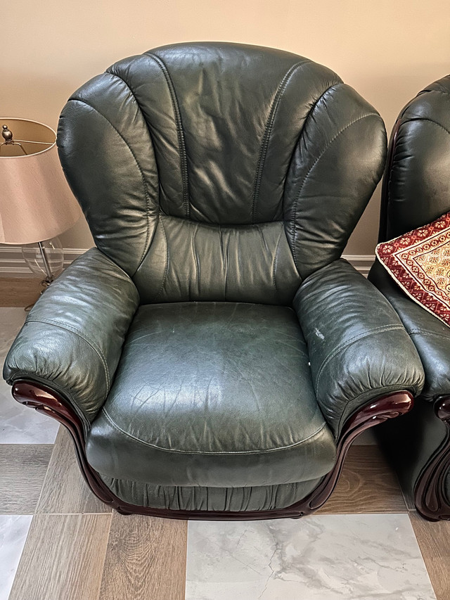 Leather sofa set in Couches & Futons in Oakville / Halton Region - Image 2
