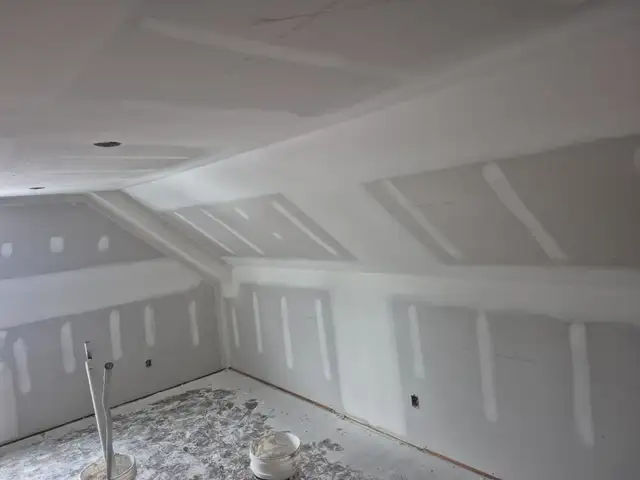 Professional taping and interior services.408078393143480322