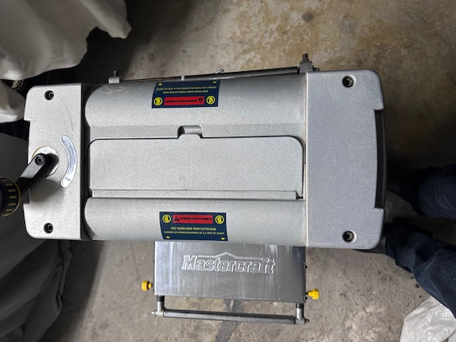 Planer ''MASTERCRAFT'' de 12 pulgadas con su base64840231608962122