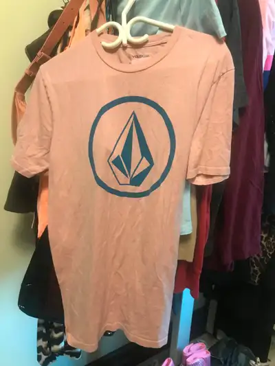Volcom Tshirt size large, View more