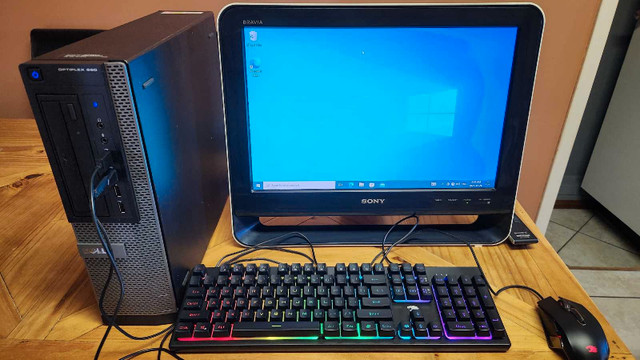 Dell Optiplex 990 Slim With Monitor, mouse and keyboard  in Desktop Computers in Winnipeg