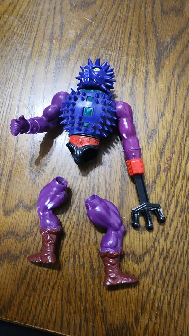 Vintage Matel MOTU - He-Man Figure / Spikor for parts in Arts & Collectibles in London - Image 2