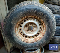 275/70R16 1 pneu Dunlop de traileur monté sur rime (2-55)