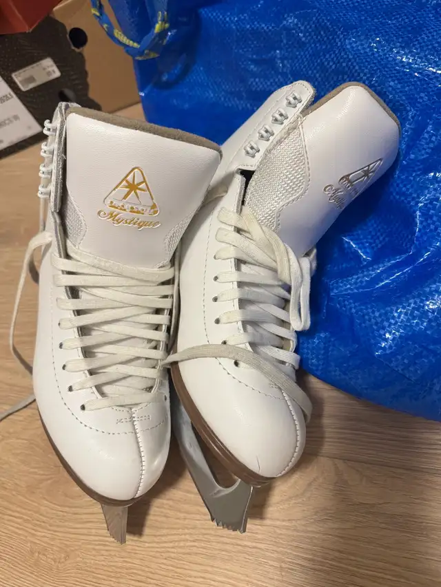  skates size 5 in Skates & Blades in Markham / York Region - Image 3