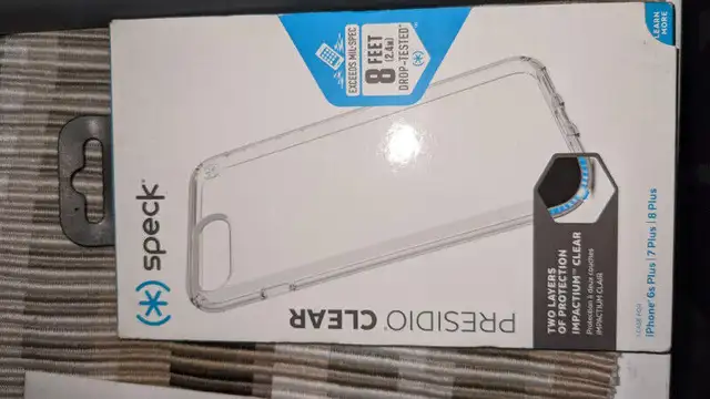 Speck Presidio Clear Case for iPhone 8 Plus iPhone 7 Plus in Cell Phone Accessories in Mississauga / Peel Region - Image 2