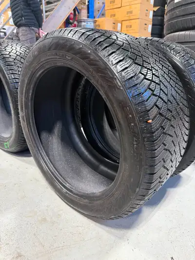 Tesla Model S Winter Tires – Nokian Hakkapeliitta R5 EV – Like New Set of 4 Nokian Hakkapeliitta R5...