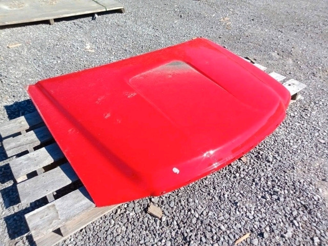 GMC Sierra Truck Hood in Auto Body Parts in Belleville