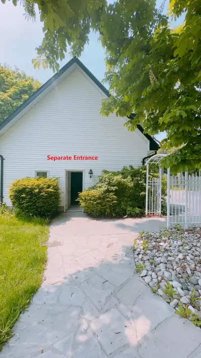 There are 2 houses within walking distance of the UTSC (University of Toronto, Scarborough Campus) a...