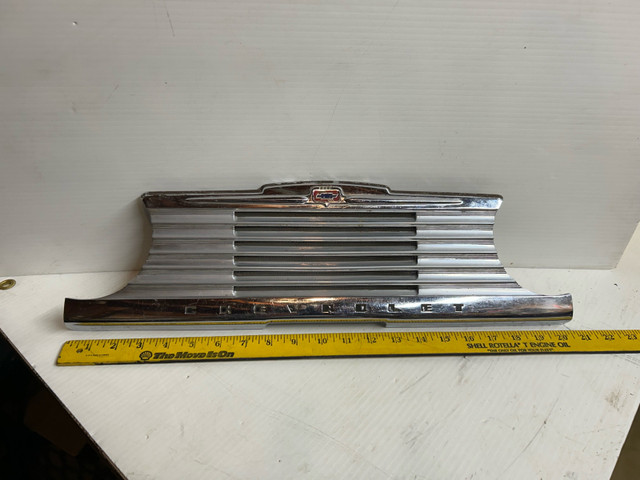 1947-48 Chev dash speaker grill in Auto Body Parts in Regina