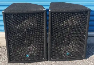 Yorkville YX15 2-way 15" passive pa speakers, View more