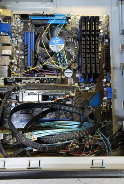 It was custom build as virtualization \ storage box controller DELL PERC H700 and 2 cables to connec...