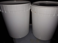 3 Gallon Food Grade Buckets with Lids - No Handles.