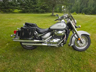 $4000 CASH OR TRADES Rides Beautiful and lots of power! Led headlight and new oil! Trade for a Velos...