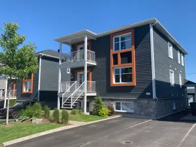 4 1/2 NEUFS, style CONDO, construction récente  ▸ Cuisine contemporaine, espace lave-vaisselle  ▸ 2...