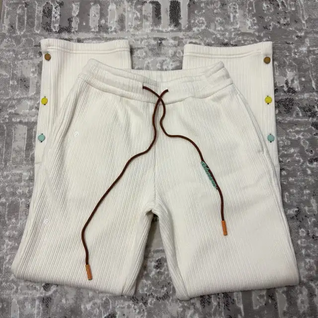 13 DE MARZO SWEATPANTS in Women's - Bottoms in Mississauga / Peel Region - Image 3