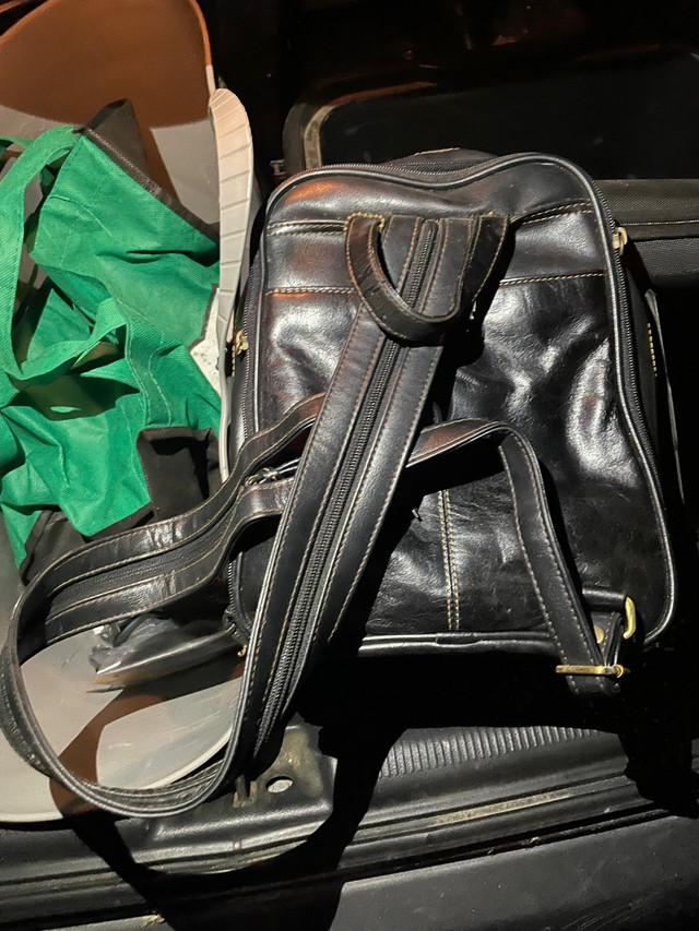 VIA ROMA LEATHER Backpack!!!!  in Women's - Bags & Wallets in Norfolk County - Image 3