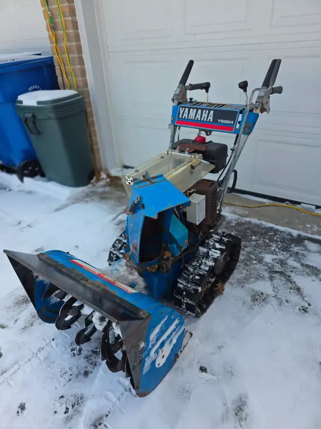 Yamaha YS624 Snowblower With Rubber Tracks Similar To The Honda in Snowblowers in Windsor Region - Image 6