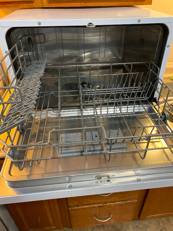 Dishwasher - apartment size - new in Dishwashers in Hamilton - Image 3
