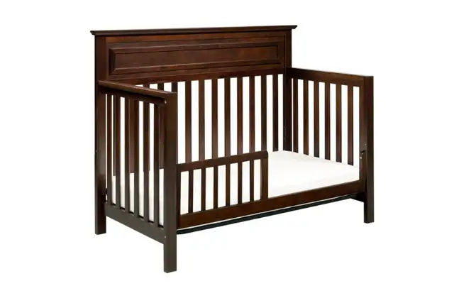 full size crib by DaVinci, new in Cribs in City of Toronto - Image 3