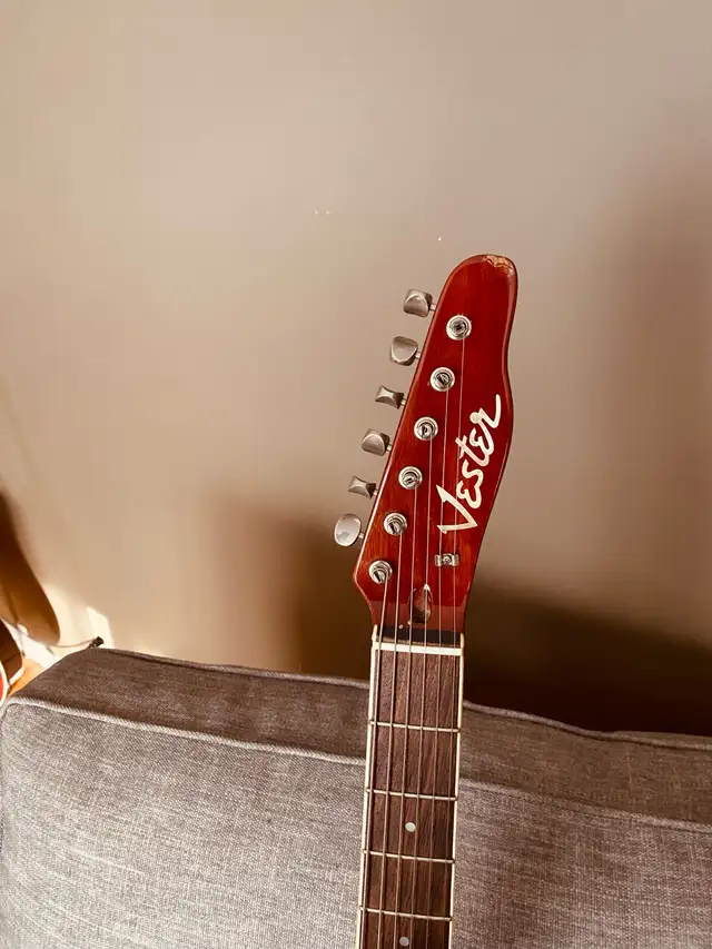Vester Tradition Telecaster Electric Guitar with Hard Case in Guitars in Winnipeg - Image 8