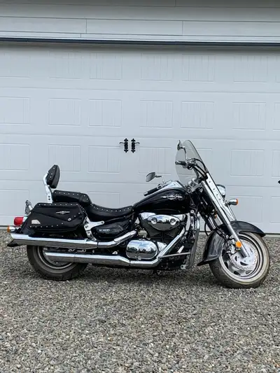 Very low kilometres, new battery, excellent condition, no mechanical problems.