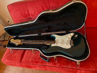 1987 Fender Stratocaster first year US standard - near mint