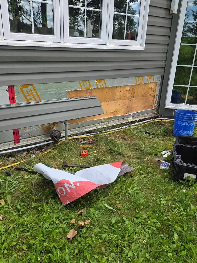 Vinal Siding Repairs and installing 528931172312033282