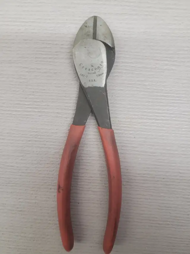 ELECTRICAL HAND TOOLS & POUCH in Hand Tools in St. Catharines - Image 6