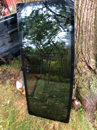 86 FIERO SUNROOF  GLASS