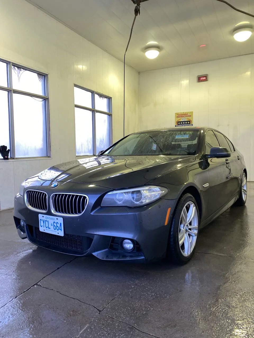 SELLING 2015 BMW 528i XDRIVE (TWO SETS OF WHEELS INCLUDED)
